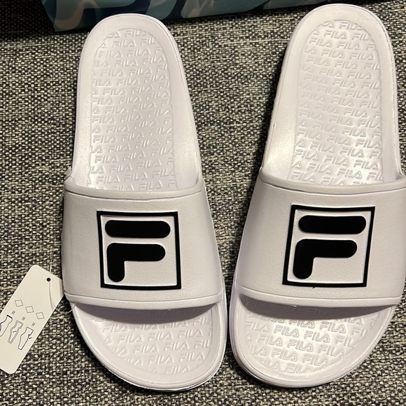 NWT Fila Big Box Logo Slide Sandal - Picture 4 of 8